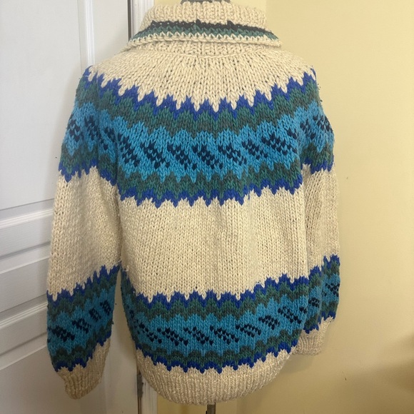 Vintage stunning wool cowichan style sweater by Back Country
Circa 90’s - Picture 4 of 9
